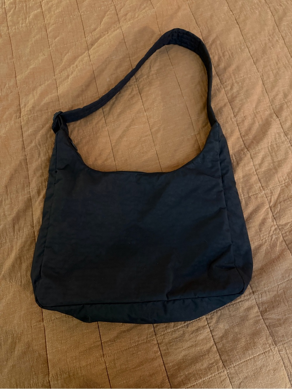 BAGGU Nylon Shoulder Bag- Chocolate Plum